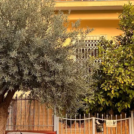 Holiday home Lemon Treehouse Alimos *