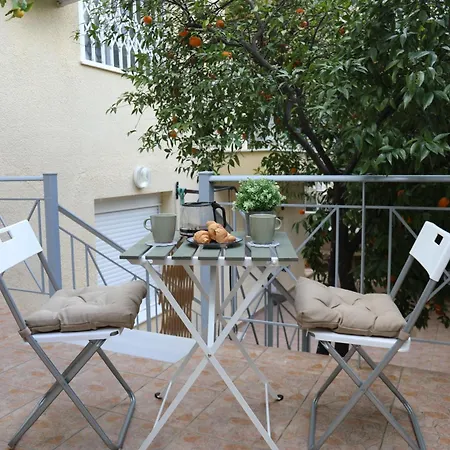 Lemon Treehouse Alimos Athens